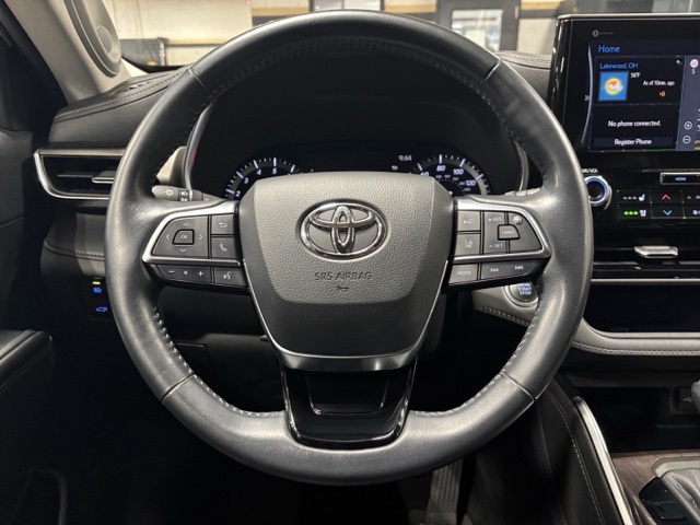 used 2020 Toyota Highlander car, priced at $35,915