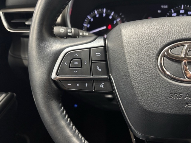 used 2020 Toyota Highlander car, priced at $35,915