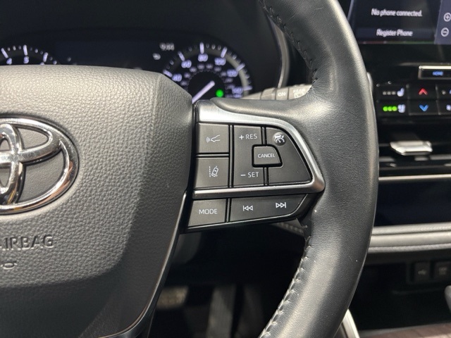 used 2020 Toyota Highlander car, priced at $35,915