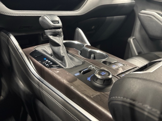 used 2020 Toyota Highlander car, priced at $35,915