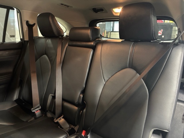 used 2020 Toyota Highlander car, priced at $35,915