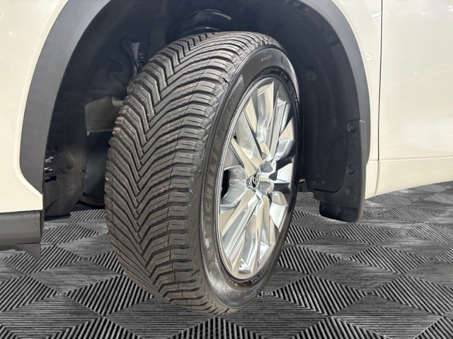 used 2020 Toyota Highlander car, priced at $35,915