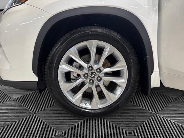 used 2020 Toyota Highlander car, priced at $35,915