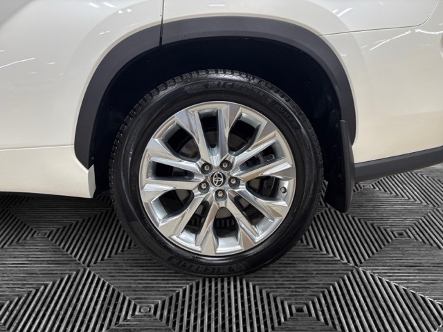 used 2020 Toyota Highlander car, priced at $35,915