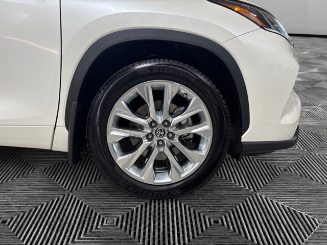 used 2020 Toyota Highlander car, priced at $35,915