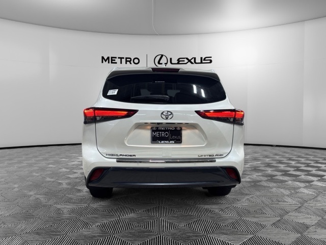 used 2020 Toyota Highlander car, priced at $35,915