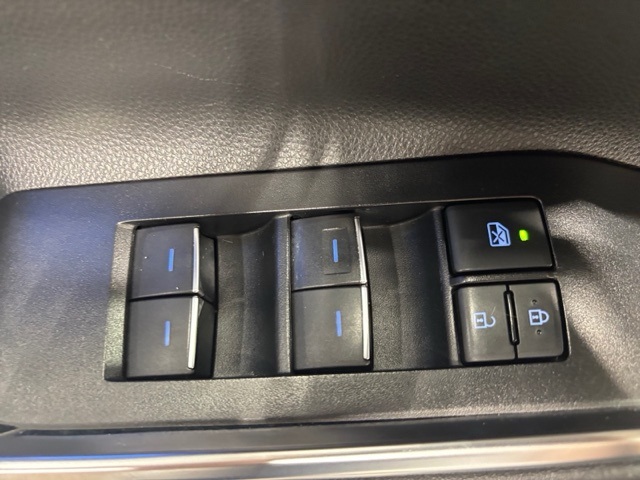 used 2020 Toyota Highlander car, priced at $35,915