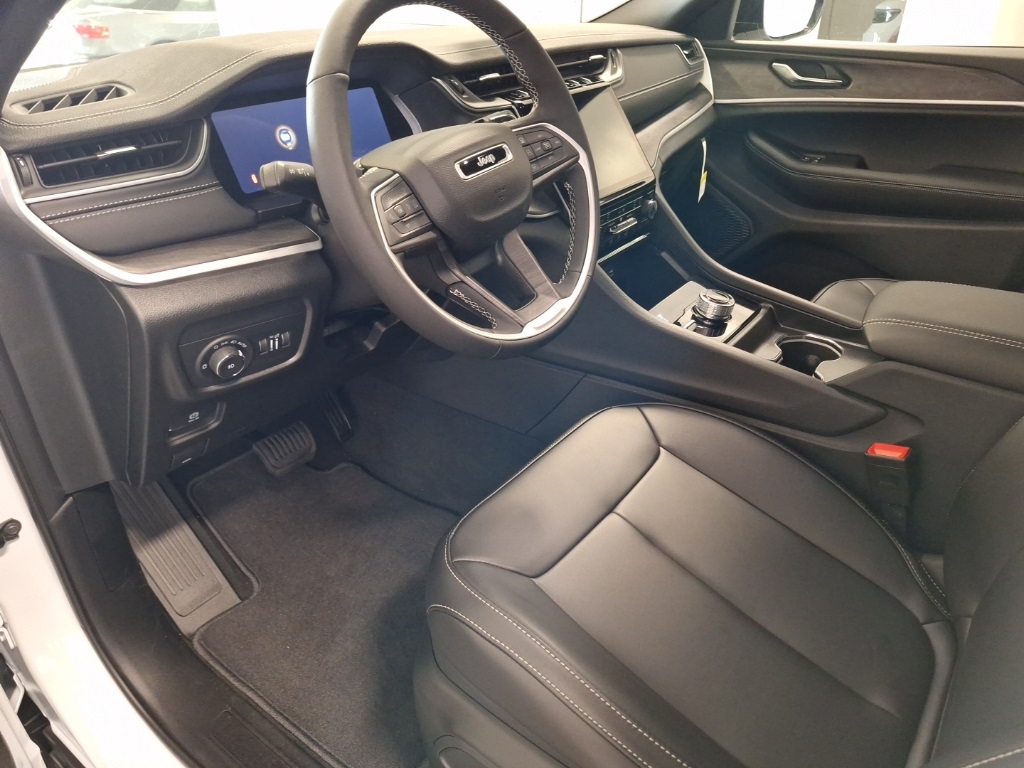 new 2025 Jeep Grand Cherokee L car, priced at $51,740