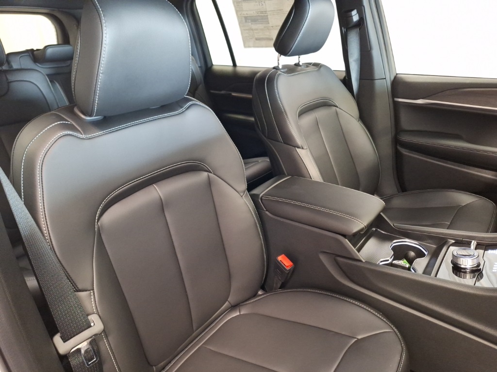 new 2025 Jeep Grand Cherokee L car, priced at $51,740