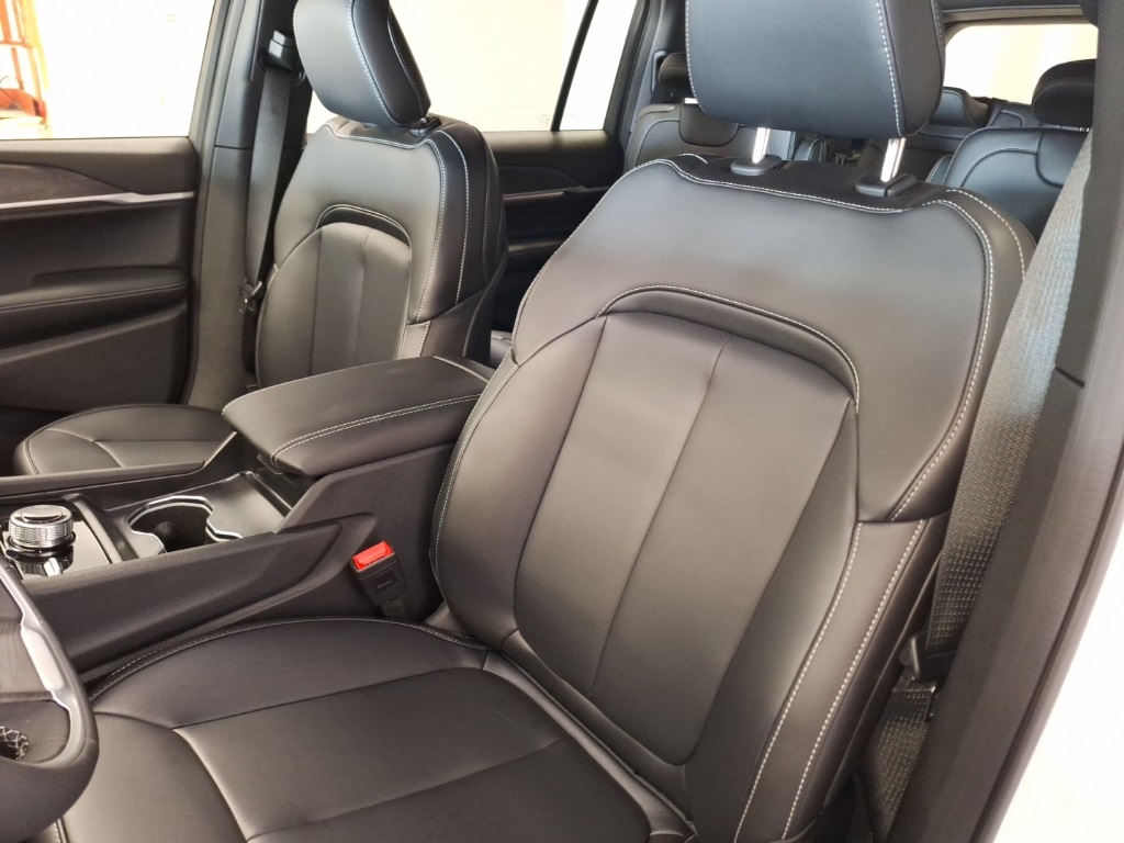 new 2025 Jeep Grand Cherokee L car, priced at $51,740
