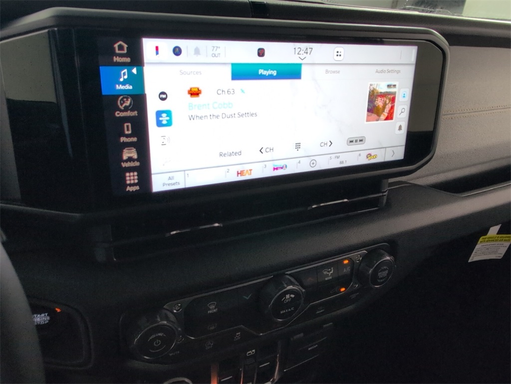 new 2025 Jeep Wrangler car, priced at $44,070