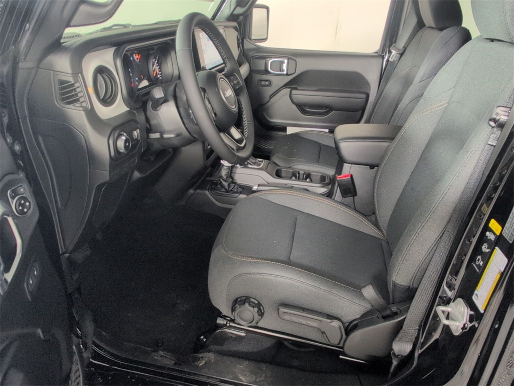 new 2025 Jeep Wrangler car, priced at $44,070