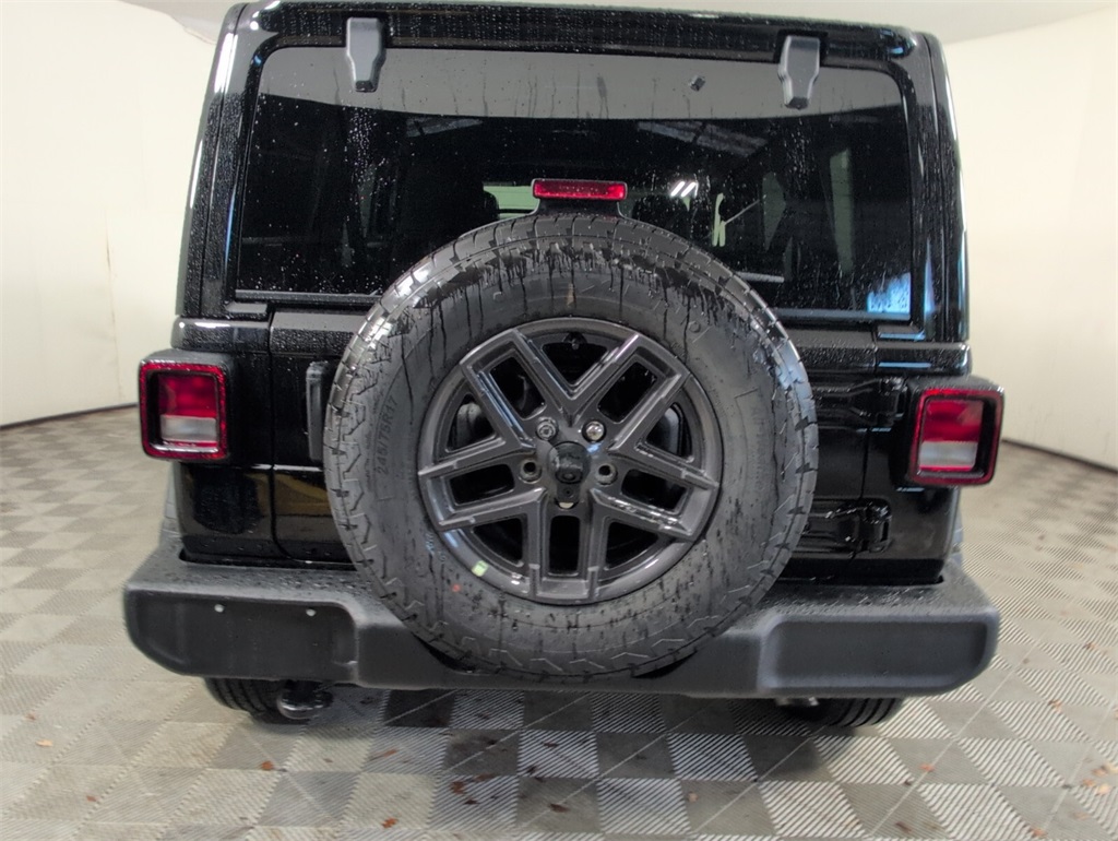 new 2025 Jeep Wrangler car, priced at $44,070