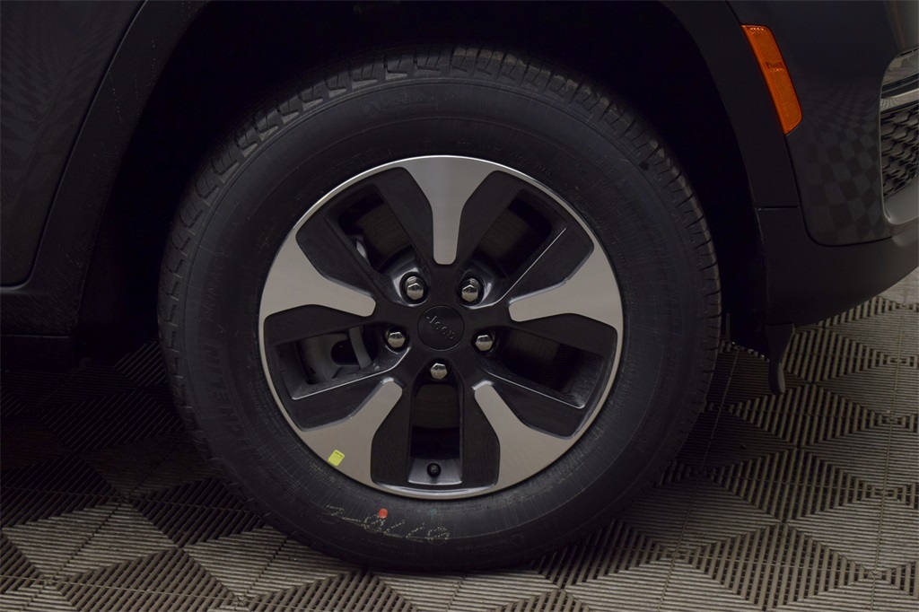 new 2025 Jeep Grand Cherokee car, priced at $54,933