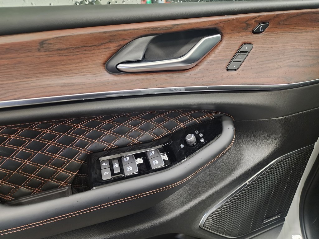 new 2025 Jeep Grand Cherokee L car, priced at $57,499