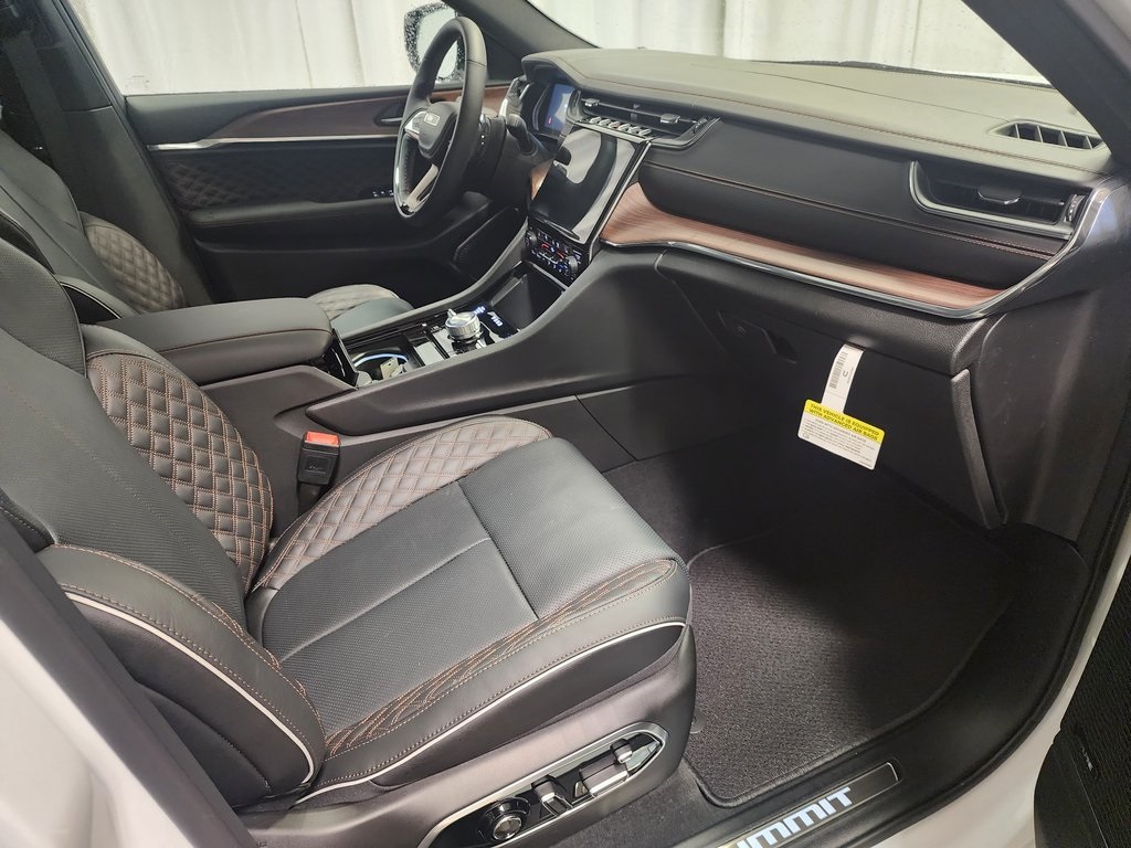 new 2025 Jeep Grand Cherokee L car, priced at $57,499
