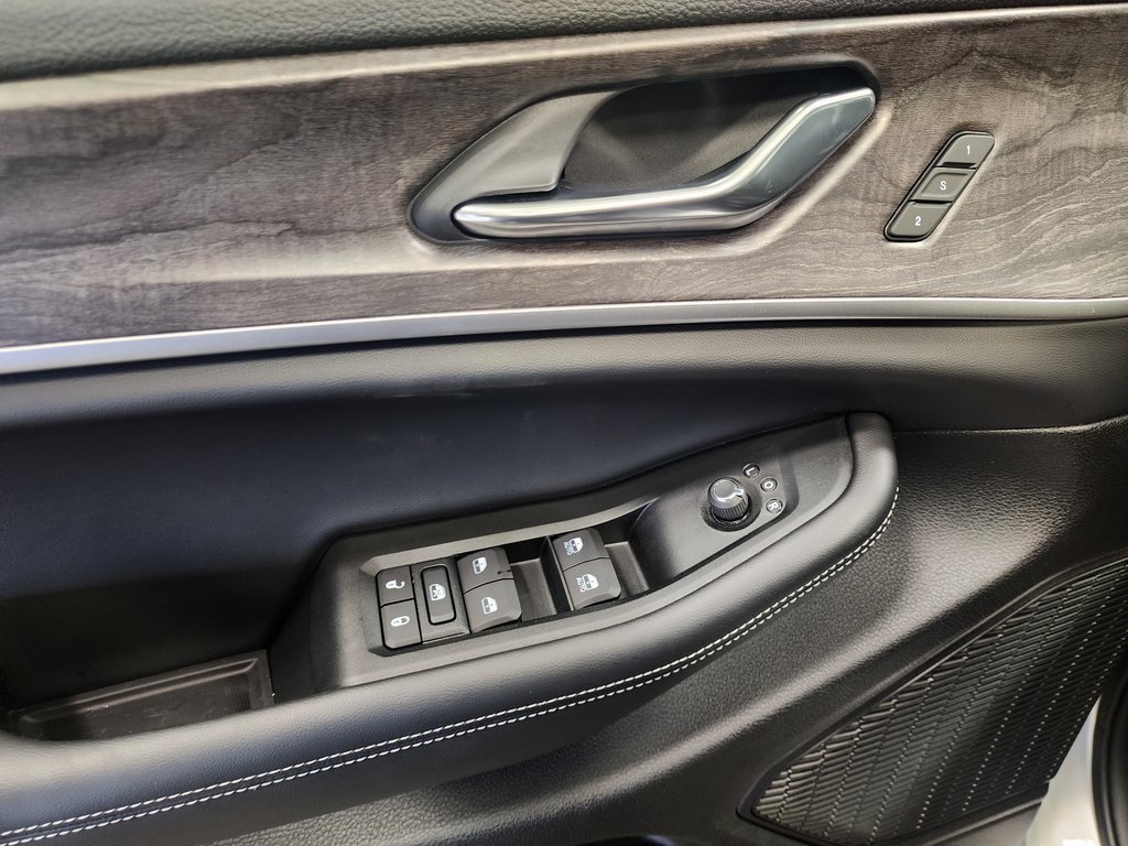 new 2025 Jeep Grand Cherokee L car, priced at $47,499