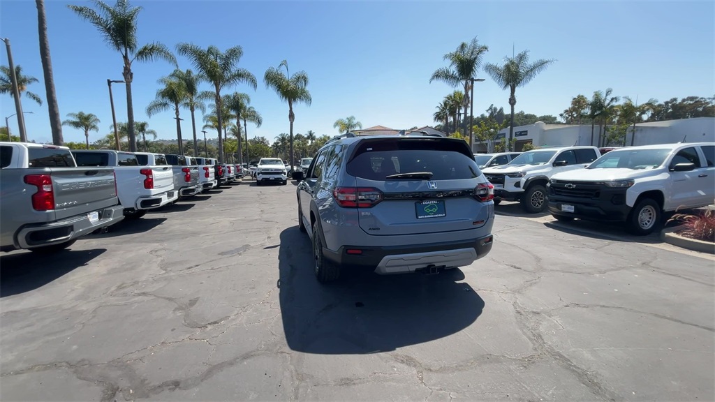 used 2023 Honda Pilot car, priced at $43,600