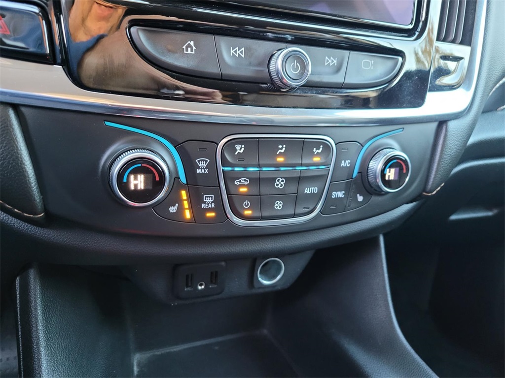 used 2020 Chevrolet Traverse car, priced at $19,900