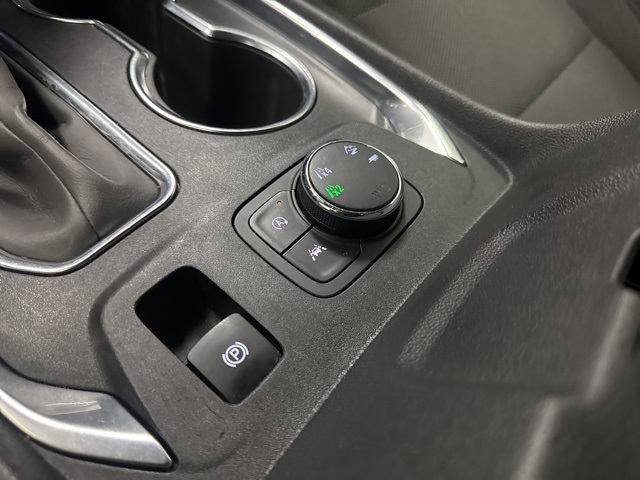 used 2022 Chevrolet Traverse car, priced at $25,988