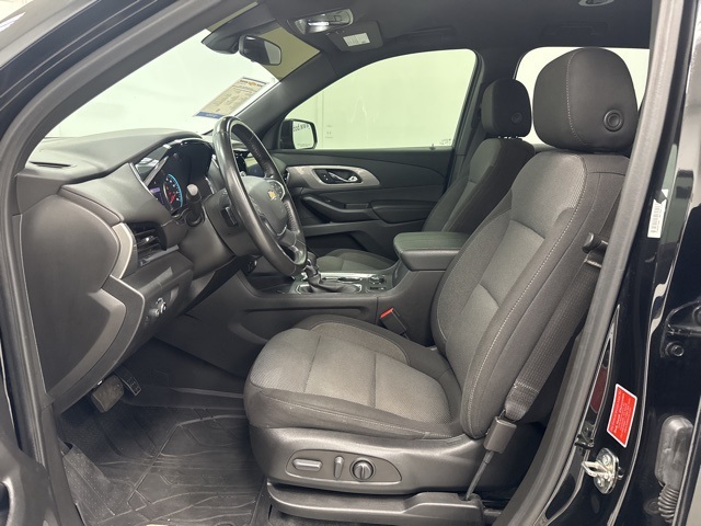 used 2022 Chevrolet Traverse car, priced at $25,988