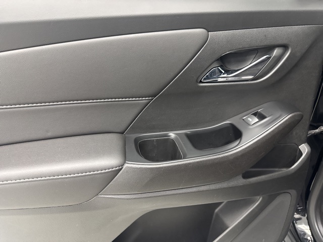 used 2022 Chevrolet Traverse car, priced at $25,988
