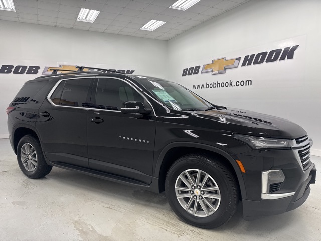 used 2022 Chevrolet Traverse car, priced at $25,988