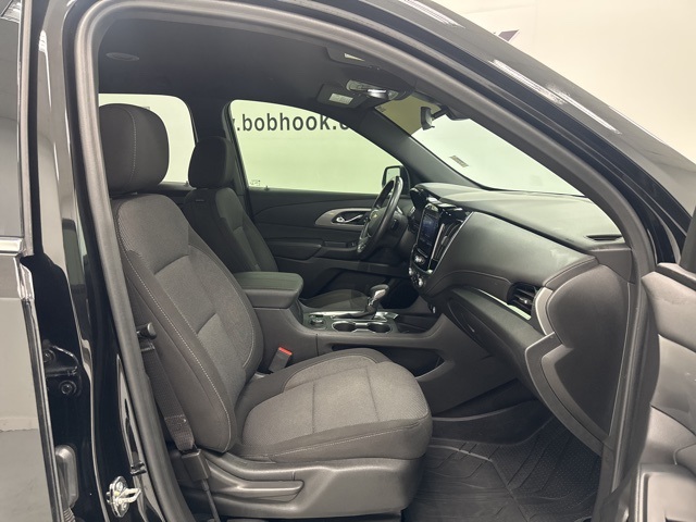 used 2022 Chevrolet Traverse car, priced at $25,988
