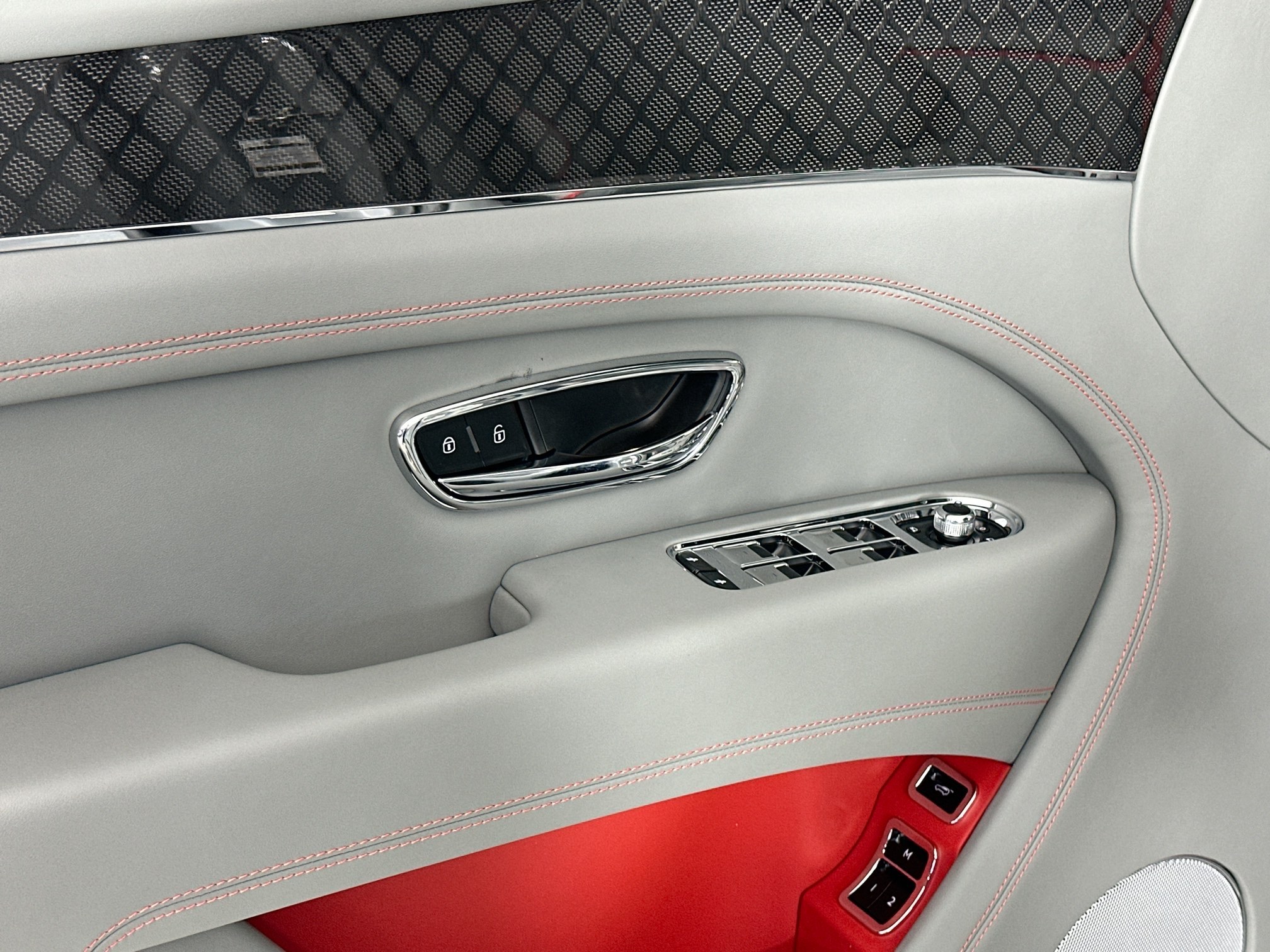 new 2025 Bentley Bentayga car