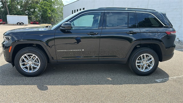 new 2025 Jeep Grand Cherokee car, priced at $42,848