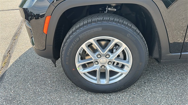 new 2025 Jeep Grand Cherokee car, priced at $42,848