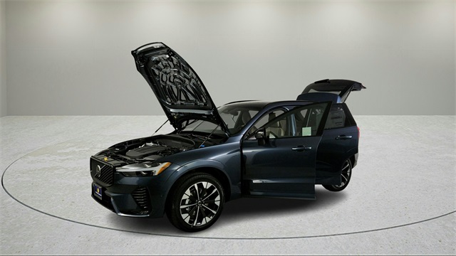 new 2026 Volvo XC60 car, priced at $57,985