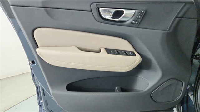 new 2026 Volvo XC60 car, priced at $57,985