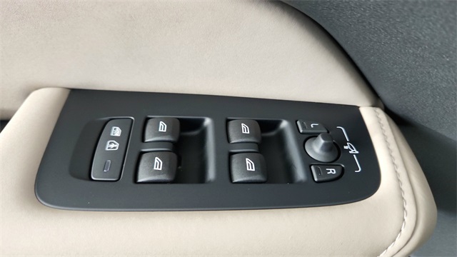 new 2026 Volvo XC60 car, priced at $57,985