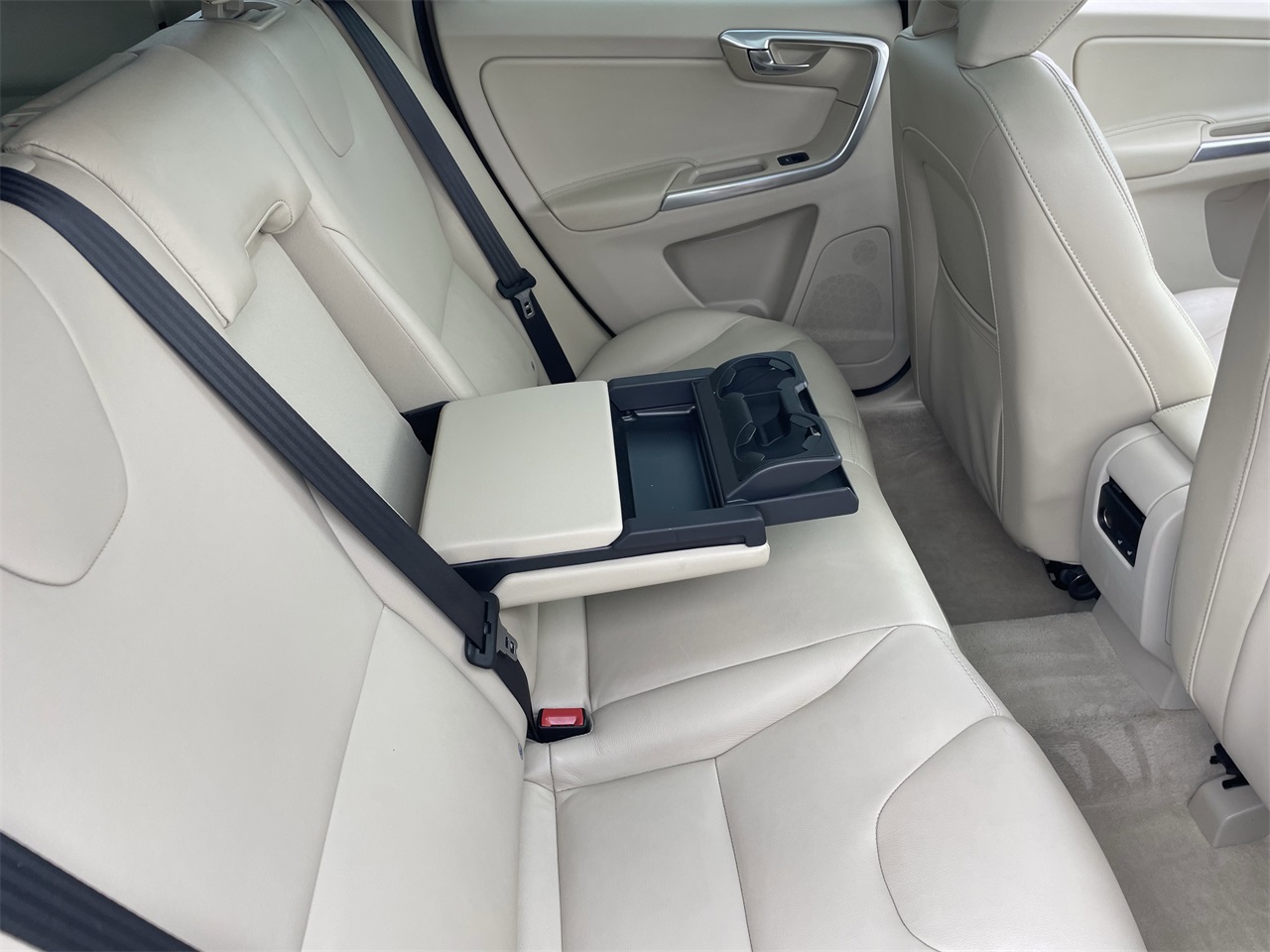 used 2016 Volvo XC60 car, priced at $16,222
