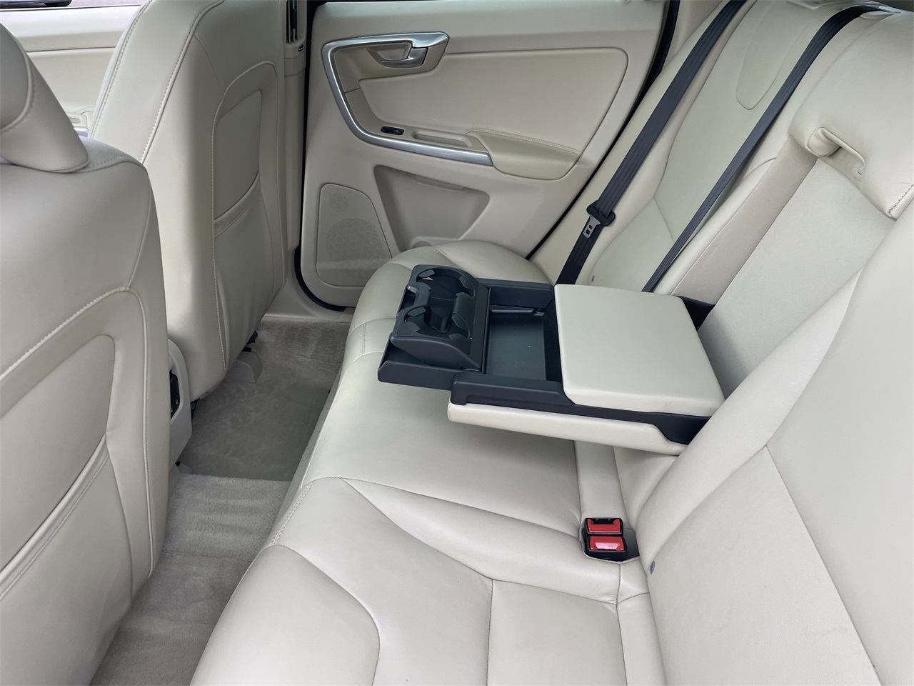 used 2016 Volvo XC60 car, priced at $16,222
