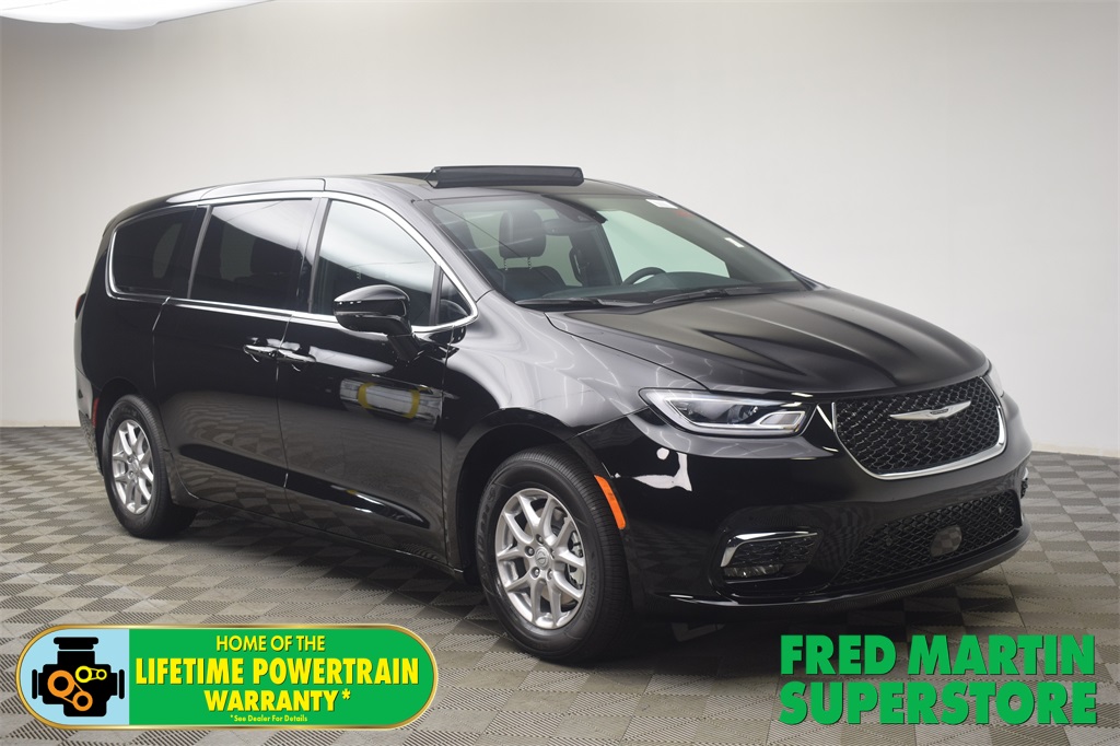 new 2026 Chrysler Pacifica car, priced at $45,133