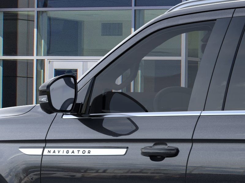 new 2025 Lincoln Navigator car, priced at $102,940