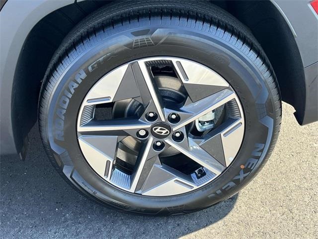 new 2025 Hyundai Tucson car, priced at $34,018