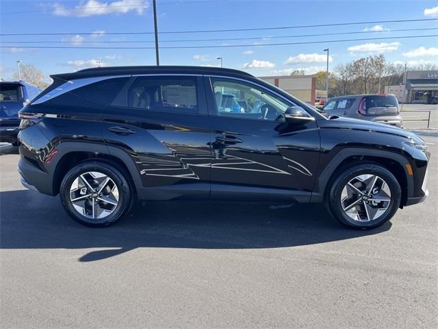 new 2025 Hyundai Tucson car, priced at $34,018