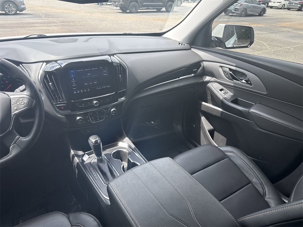 used 2020 Chevrolet Traverse car, priced at $29,599
