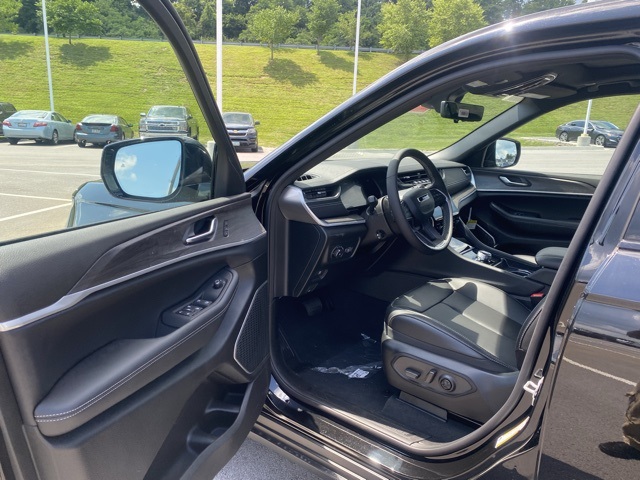new 2025 Jeep Grand Cherokee L car, priced at $50,464
