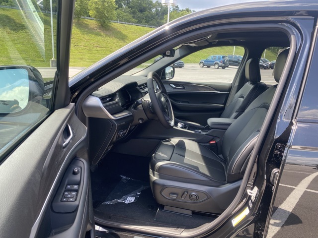 new 2025 Jeep Grand Cherokee L car, priced at $50,464