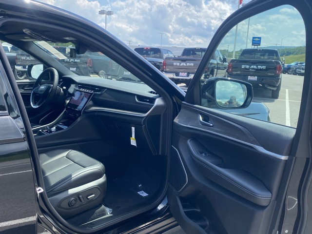 new 2025 Jeep Grand Cherokee L car, priced at $50,464