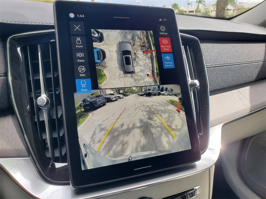 new 2026 Volvo XC90 car, priced at $72,075