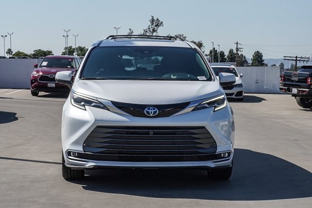 new 2025 Toyota Sienna car, priced at $60,183