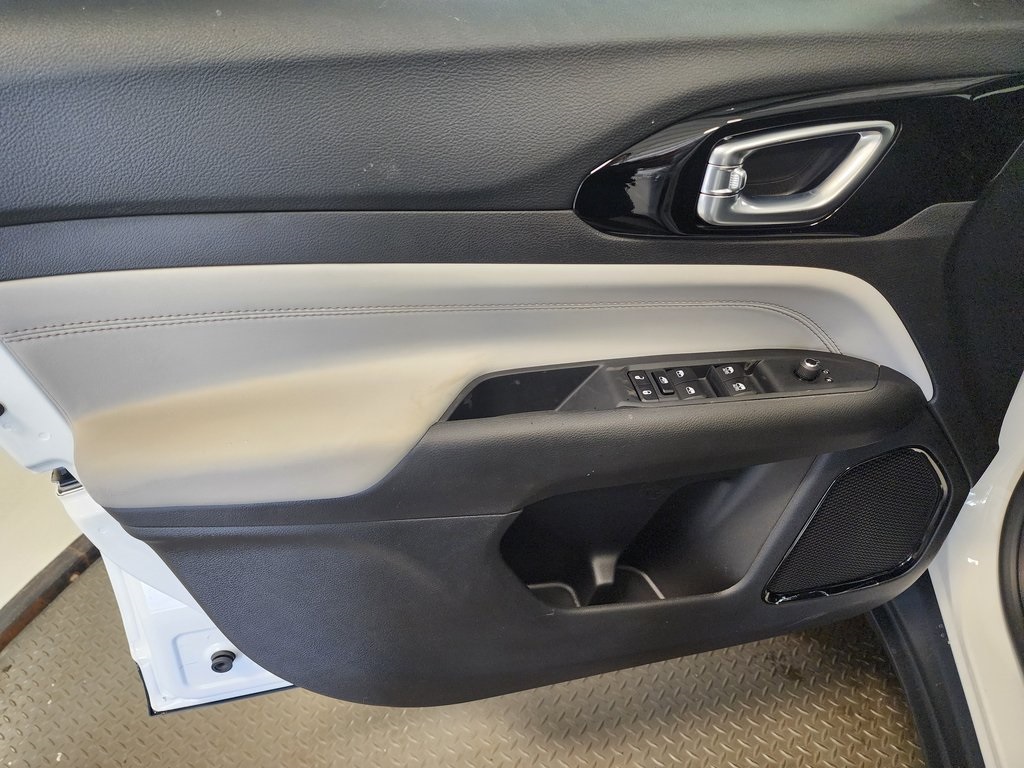 new 2025 Jeep Compass car, priced at $30,465