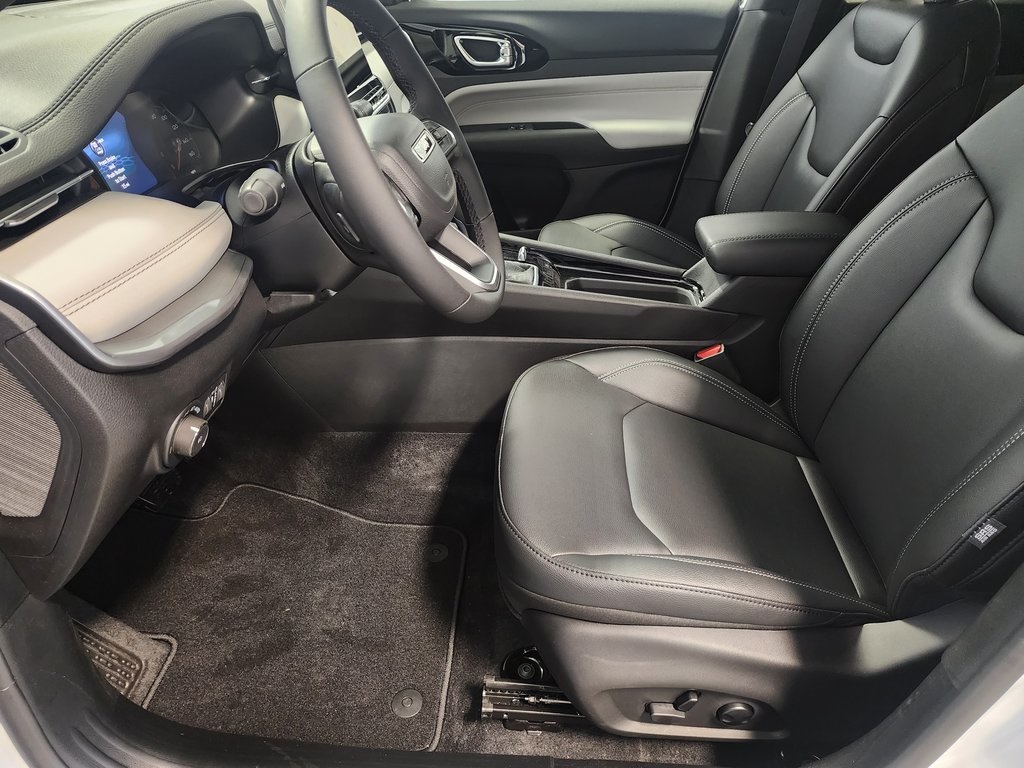 new 2025 Jeep Compass car, priced at $30,465