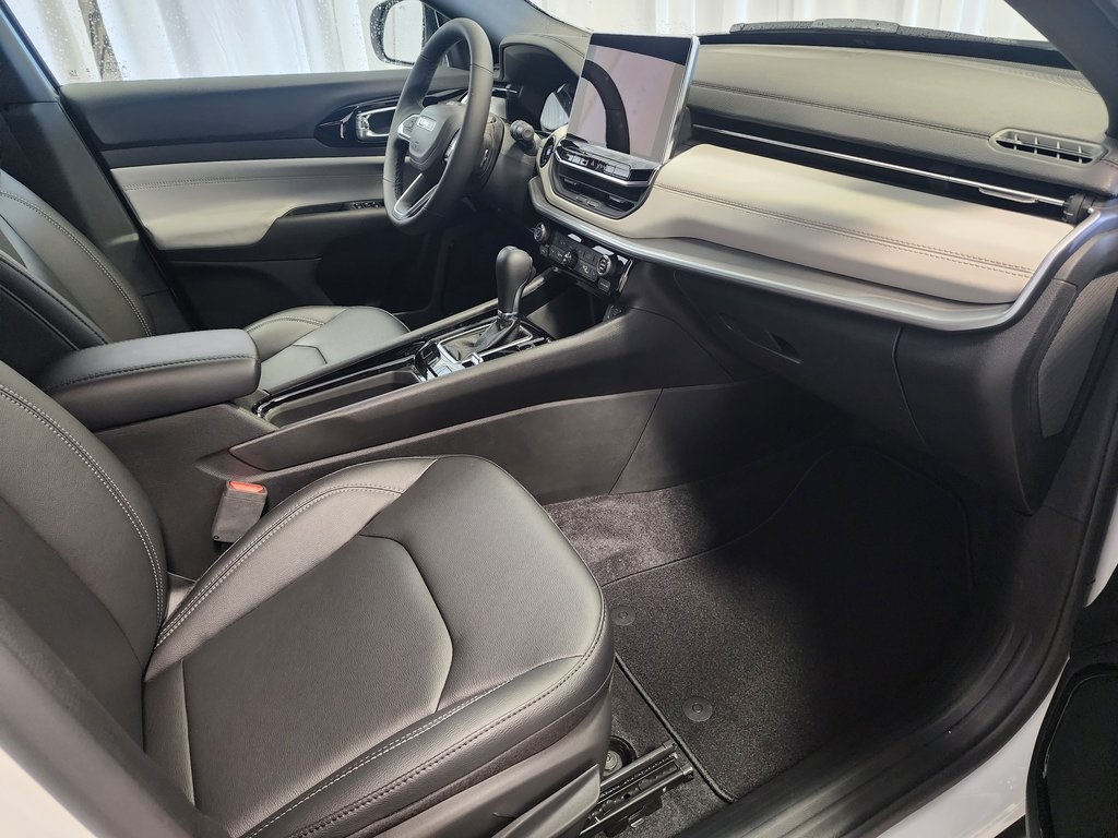 new 2025 Jeep Compass car, priced at $30,465