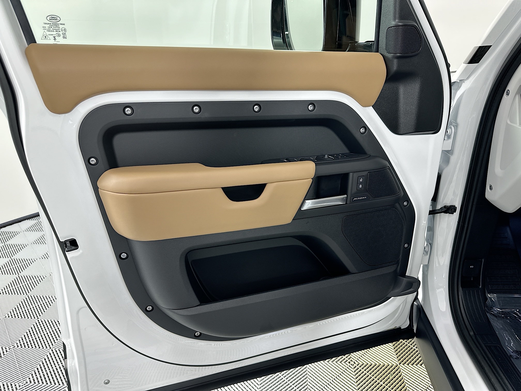 new 2025 Land Rover Defender 110 car, priced at $72,633